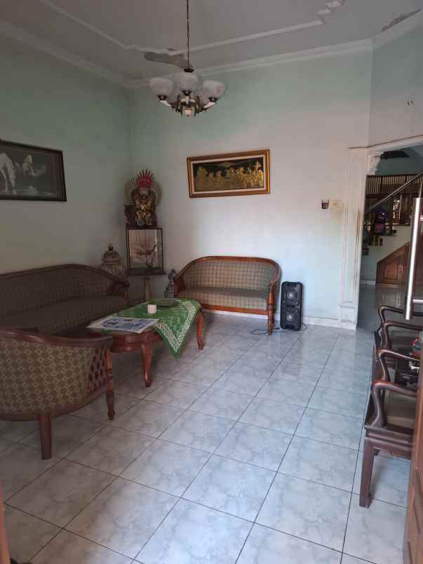 rumah kebonsari elveka jambangan surabaya