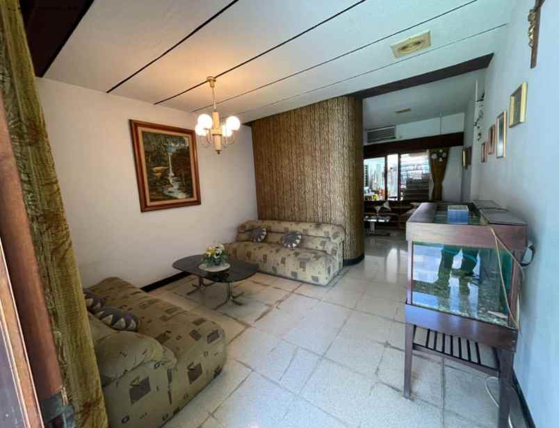 rumah kupang indah strategis ada pool