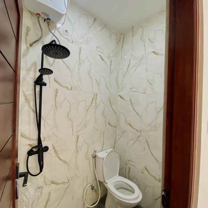 rumah limasan minimalis modern dekat stadion maguwo