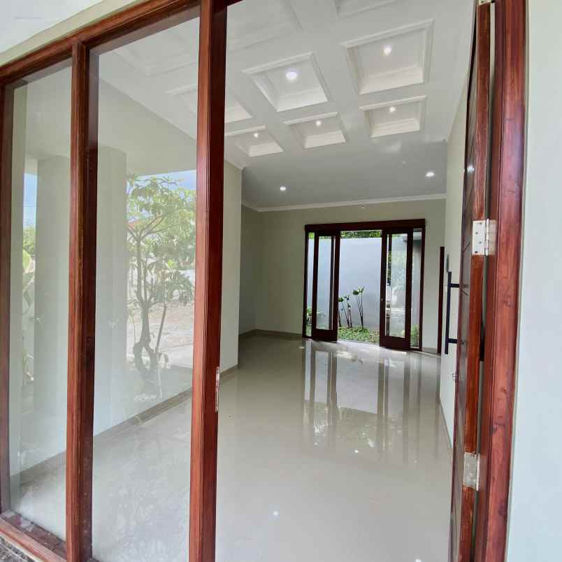 rumah limasan minimalis modern dekat stadion maguwo