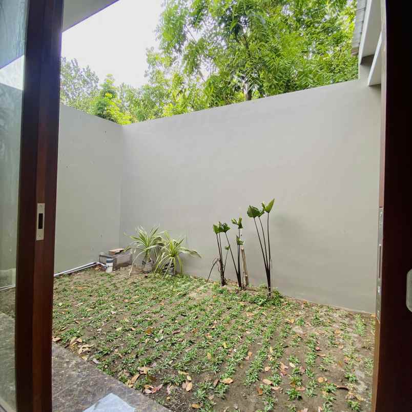 rumah limasan minimalis modern dekat stadion maguwo