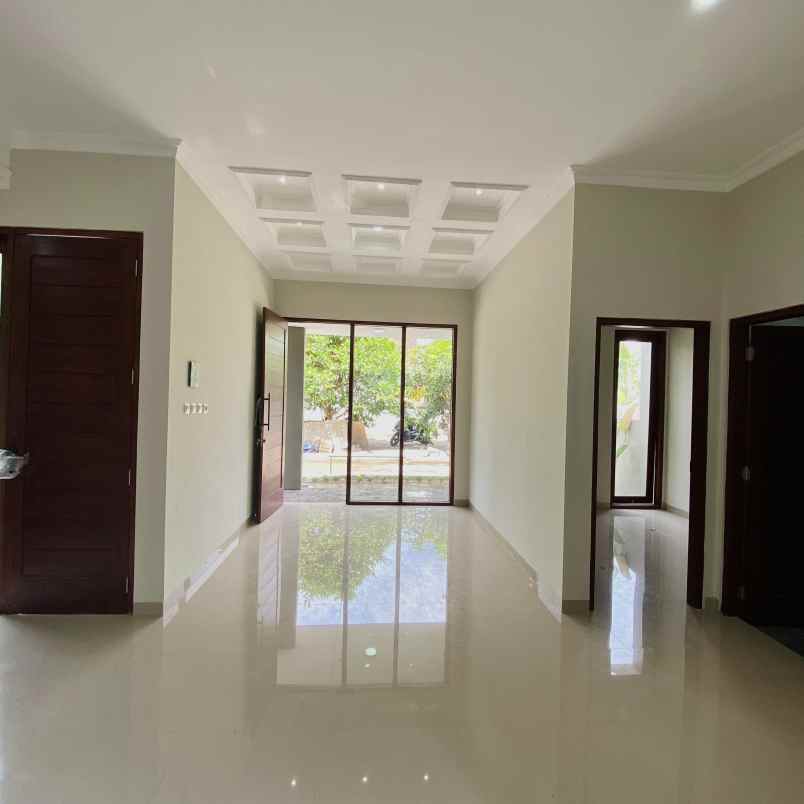 rumah limasan minimalis modern dekat stadion maguwo