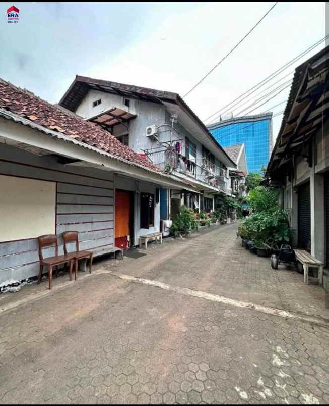 rumah luas cocok untuk usaha di salemba jakarta pusat