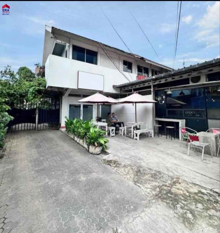 rumah luas cocok untuk usaha di salemba jakarta pusat
