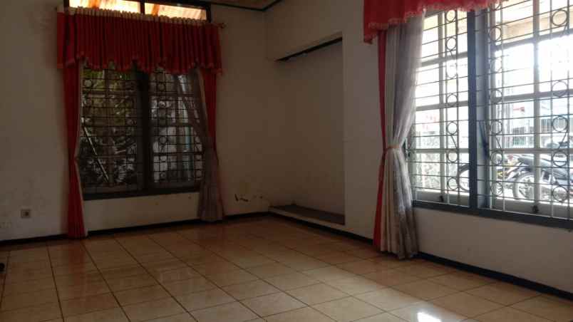 rumah luas dan strategis 2 menit ke kampus stt telkom