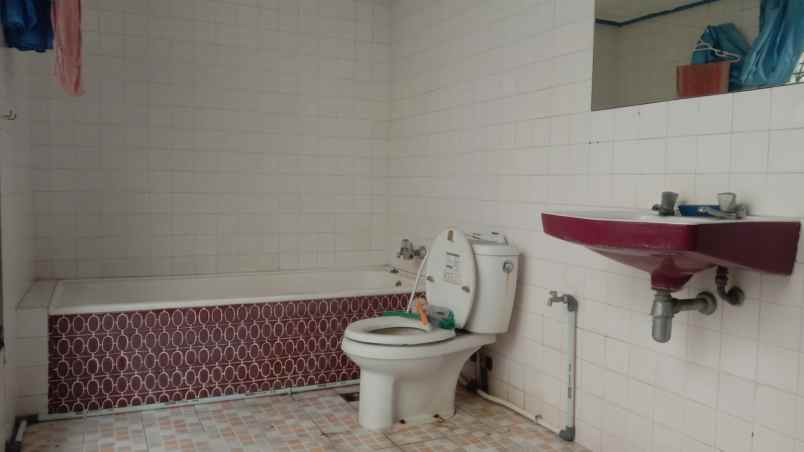 rumah luas dan strategis 2 menit ke kampus stt telkom