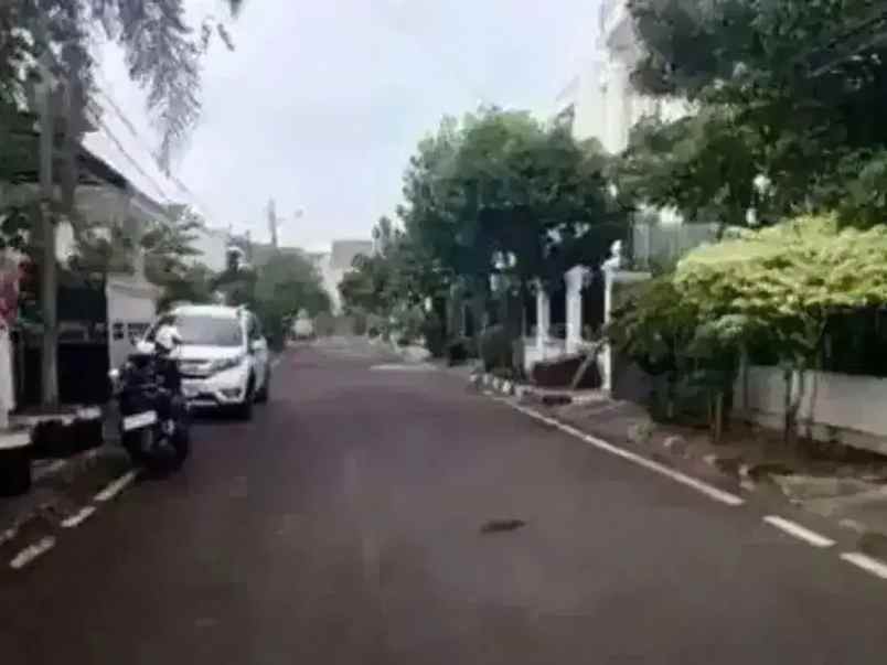rumah luas di billy moon pondok kelapa lingkungan asri