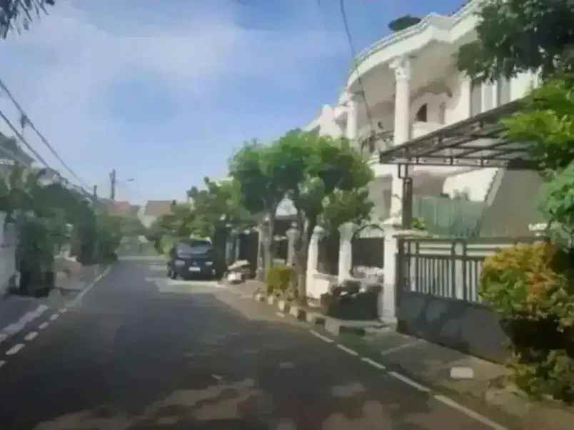 rumah luas di billy moon pondok kelapa lingkungan asri