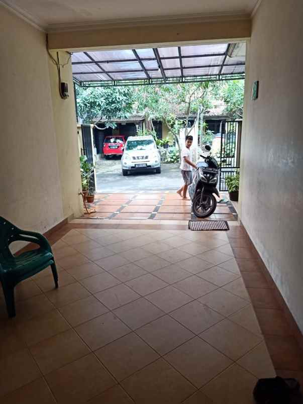 rumah mampang pancoran mas depok