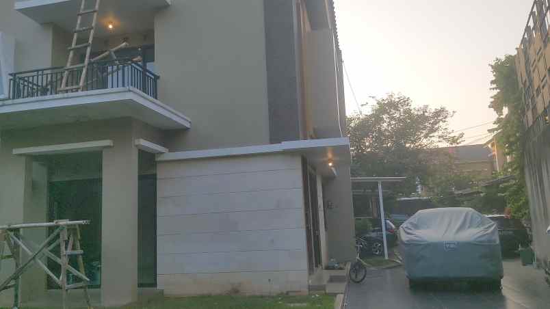 rumah mewah anti banjir murah
