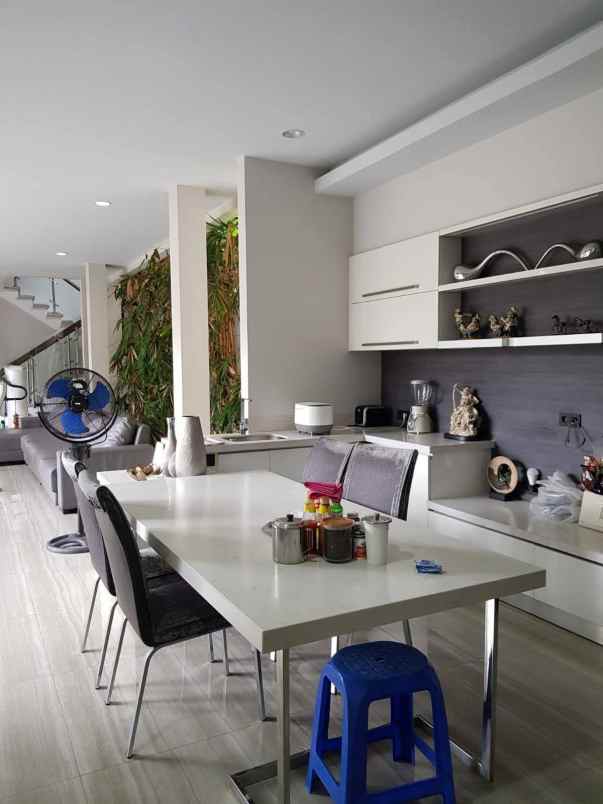 rumah mewah beserta isinya lokasi paris 2