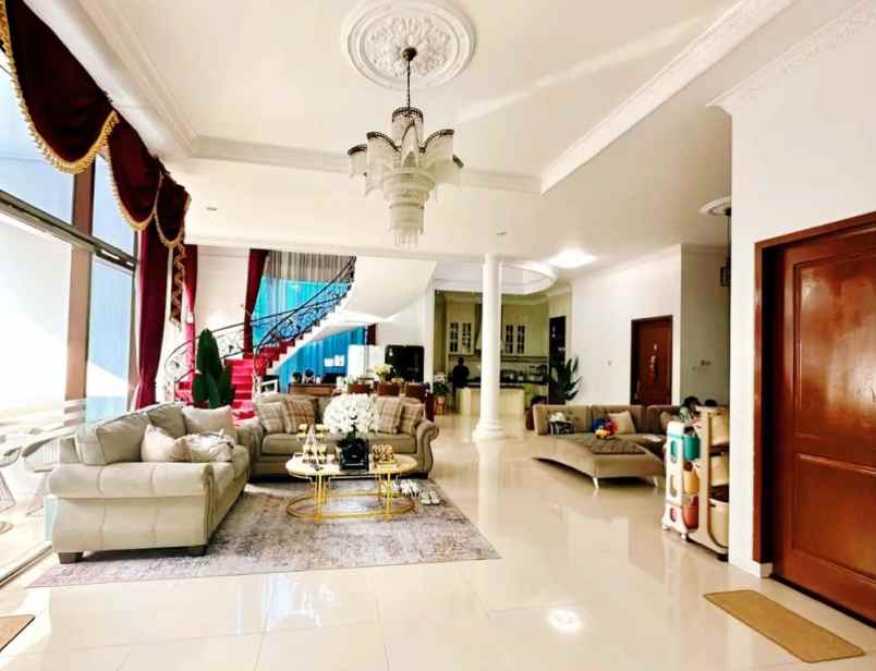 rumah mewah di gondang bulusan tembalang semarang