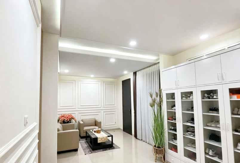 rumah mewah full furnished di green andara pondok labu