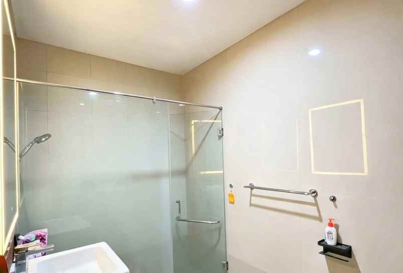 rumah mewah full furnished di green andara pondok labu