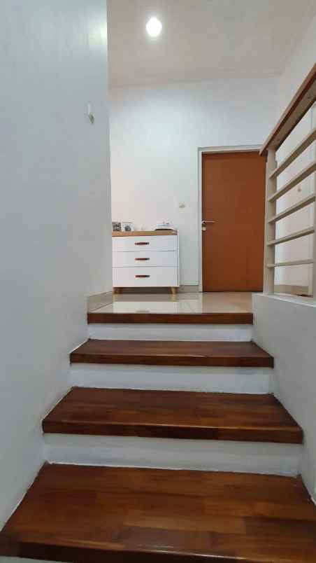 rumah minimalis polban dekat sarijadi bsndung