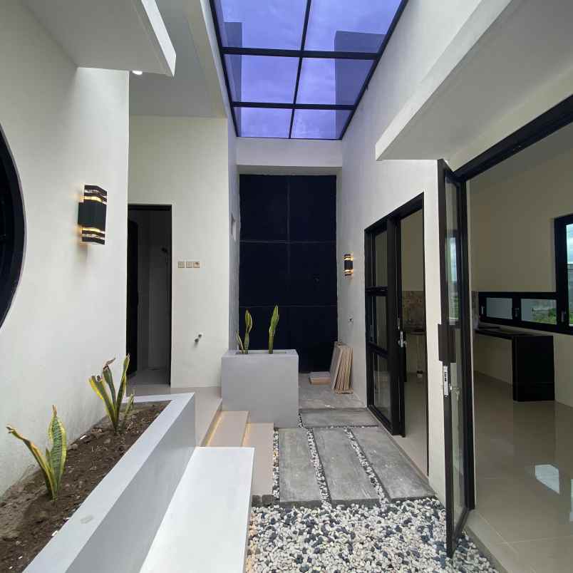 rumah minimalis tropis view persawahan dekat stasiun
