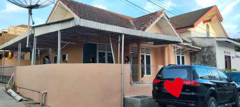 rumah nyaman untuk keluarga tercinta