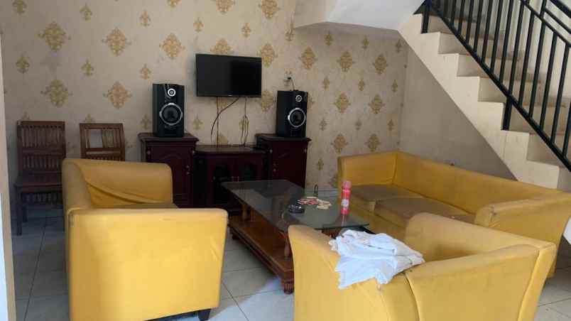 rumah perabot dekat pasar batu madewo apples