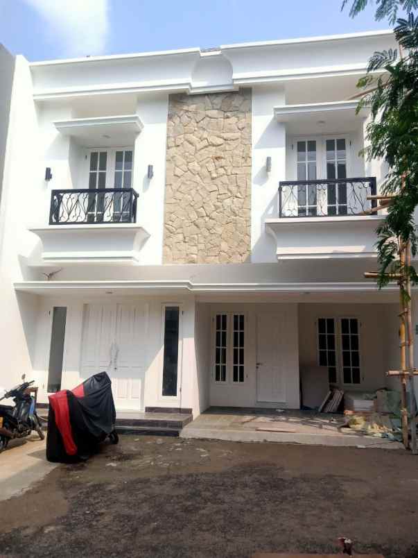 rumah pondok bambu duren sawit