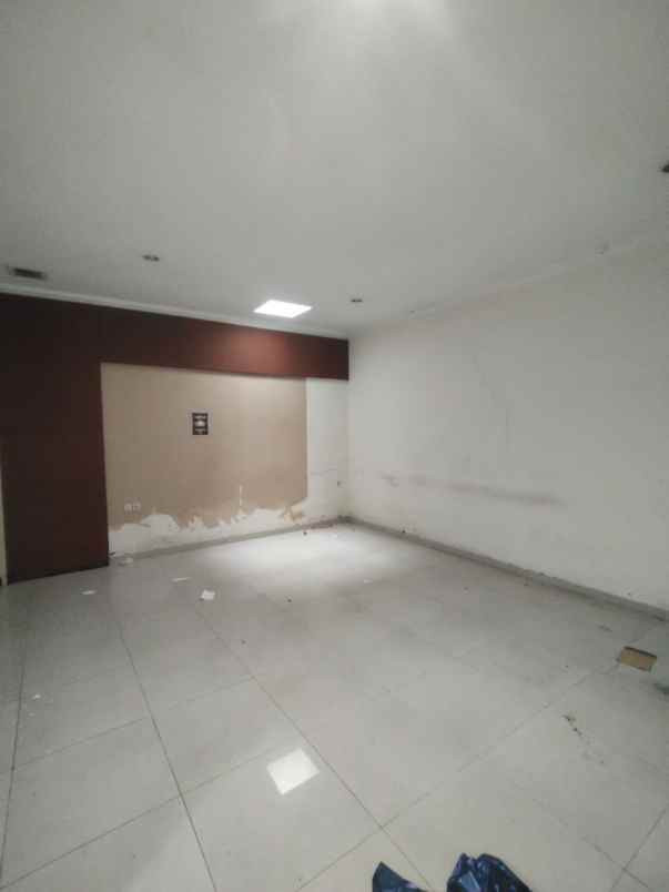 rumah rungkut madya strategis