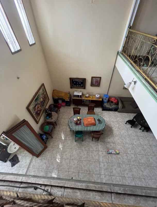 rumah second 2 lantai besar dan mewah di pitara depok