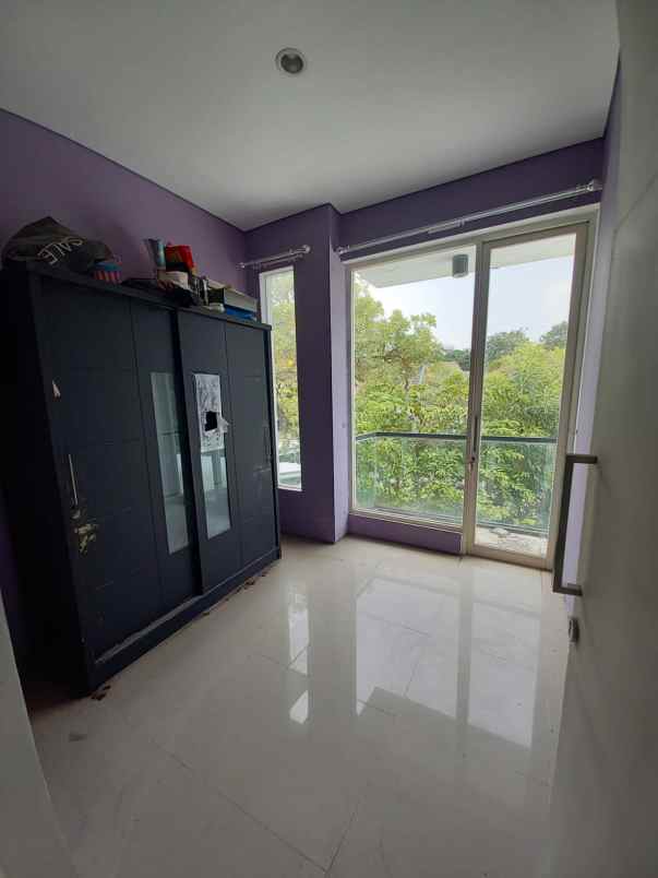 rumah second 2 lantai siap huni citraland utara