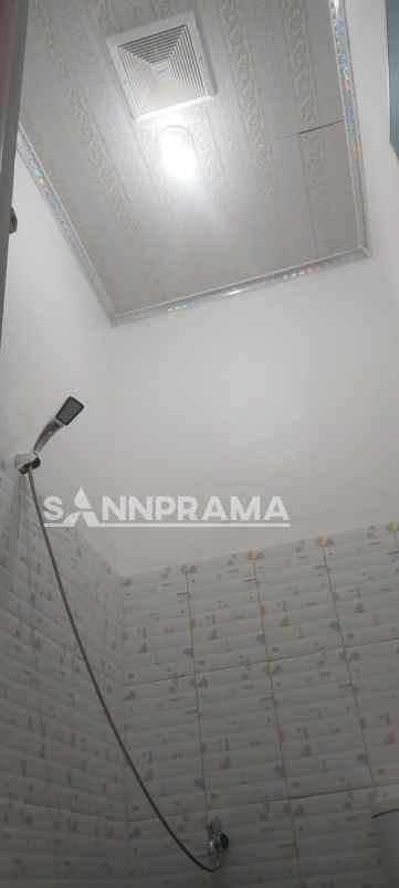 rumah second cantik dekat gerbang tol sawangan ash