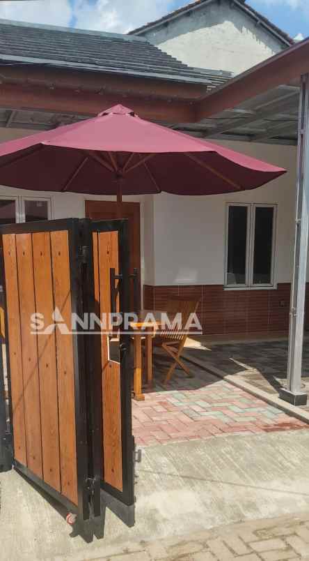 rumah second cantik dekat gerbang tol sawangan ash