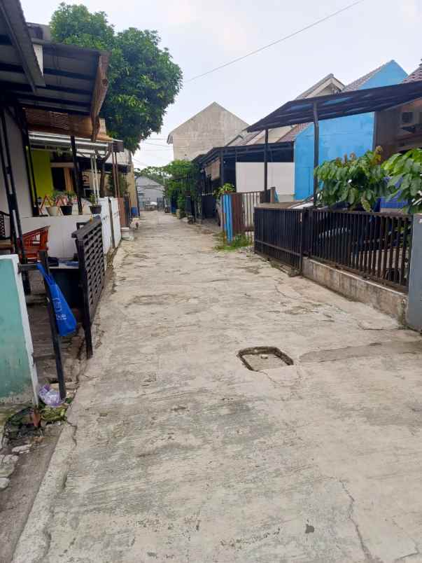 rumah second minimalis di cipayung depok