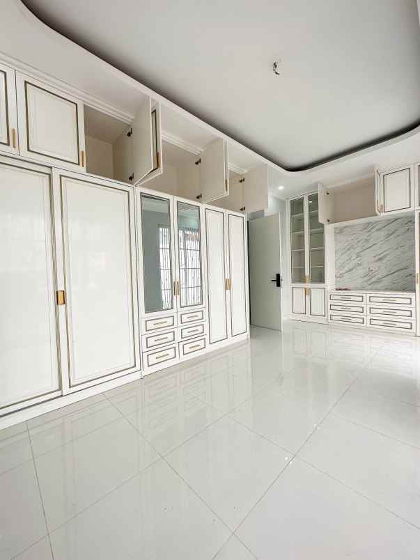 rumah second siaphuni di bambu apus jakarta timur