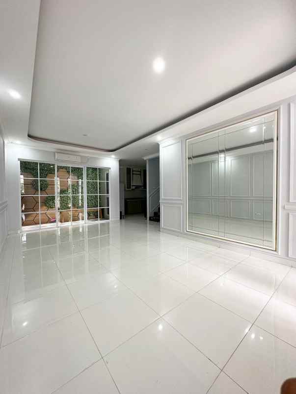 rumah second siaphuni di bambu apus jakarta timur