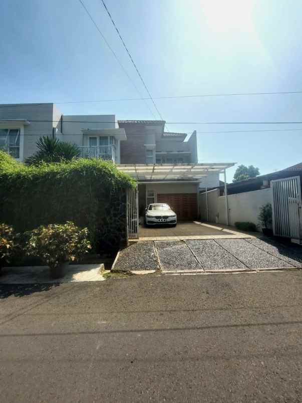 rumah secondary dalam komplek di rawamangun