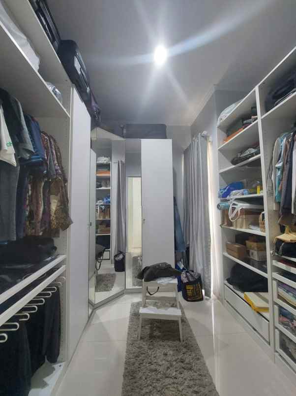 rumah secondary dalam komplek di rawamangun