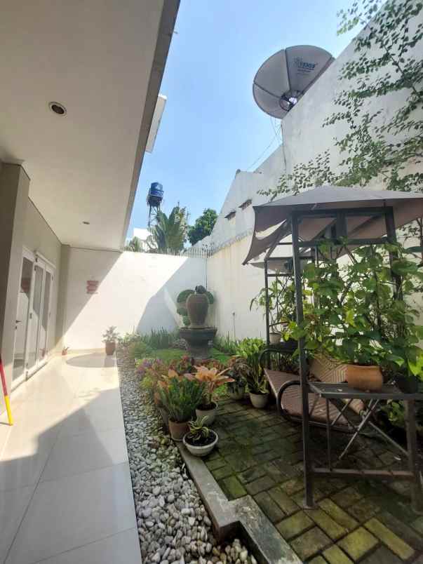 rumah secondary dalam komplek di rawamangun