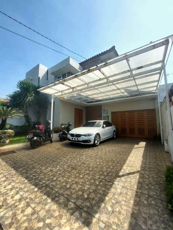 rumah secondary dalam komplek di rawamangun