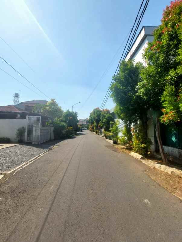 rumah secondary dalam komplek di rawamangun