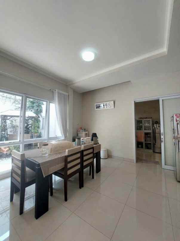 rumah secondary dalam komplek di rawamangun