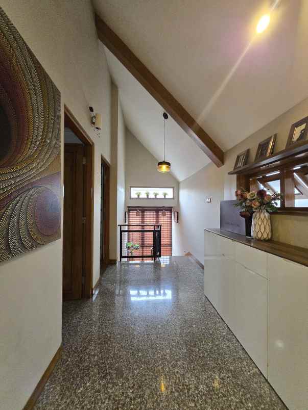 rumah secondary good condition di rawamangun