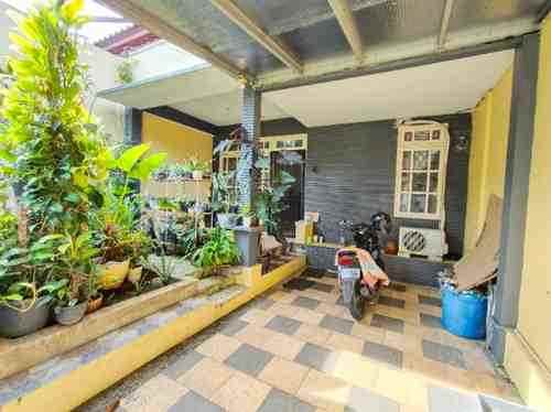 rumah seken apik terawat di beji depok