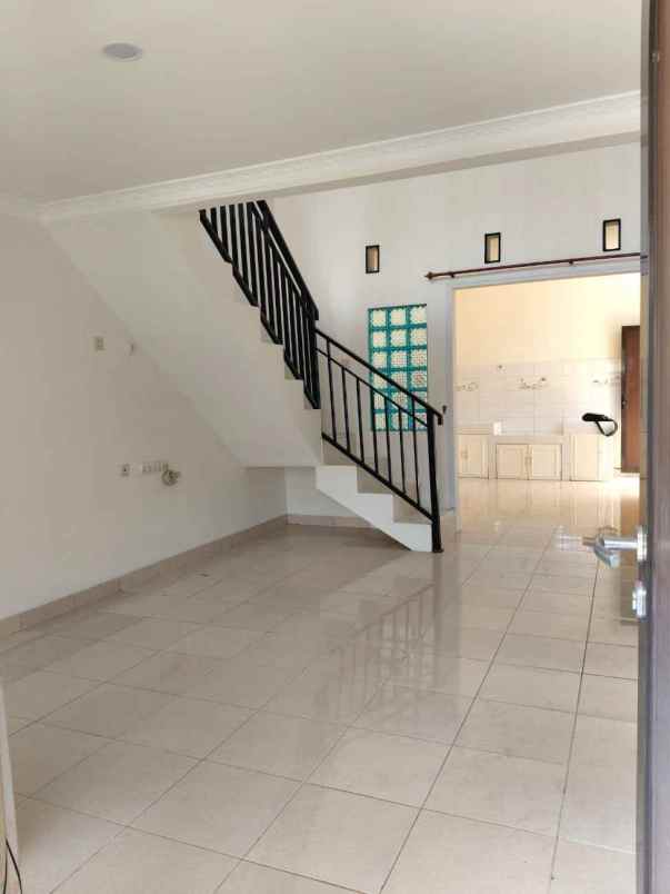 rumah siap huni apik di permata cimanggis depok