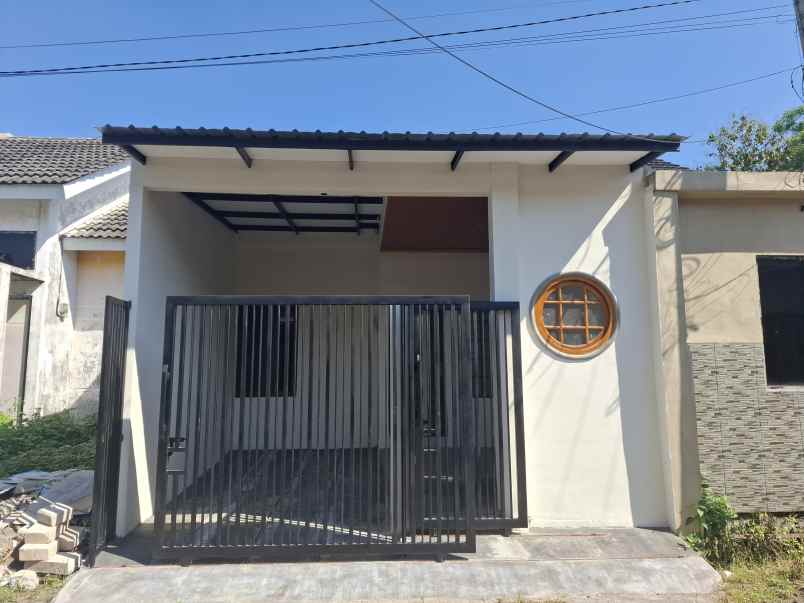 rumah siap huni di rengganis residence 2 jember