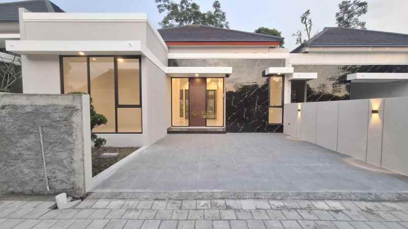rumah siap huni tanah luas dekat pasar jangkang sleman