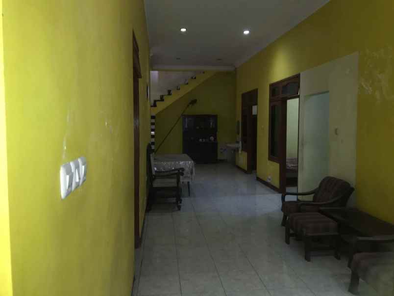 rumah sutorejo selatan butuh renov row jalan 2 mobil