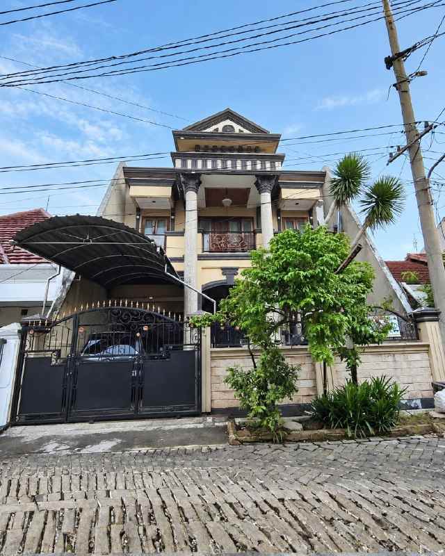 rumah sutorejo selatan row 2 mobil dekat unair