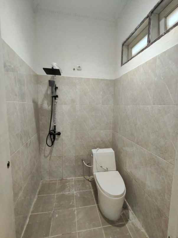 rumah sutorejo selatan strategis siap huni