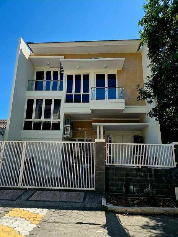 rumah wisma permai belakang galaxy mall row 3 mobil