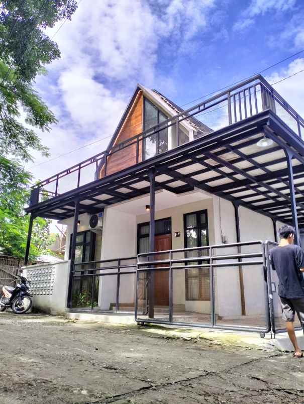 sisa 1 unit rumah hook lokasi strategis belakang umy