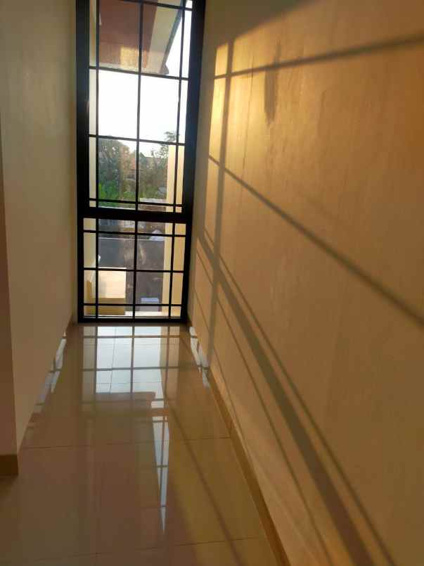 townhouse american style exclusive 10 menit akses tol