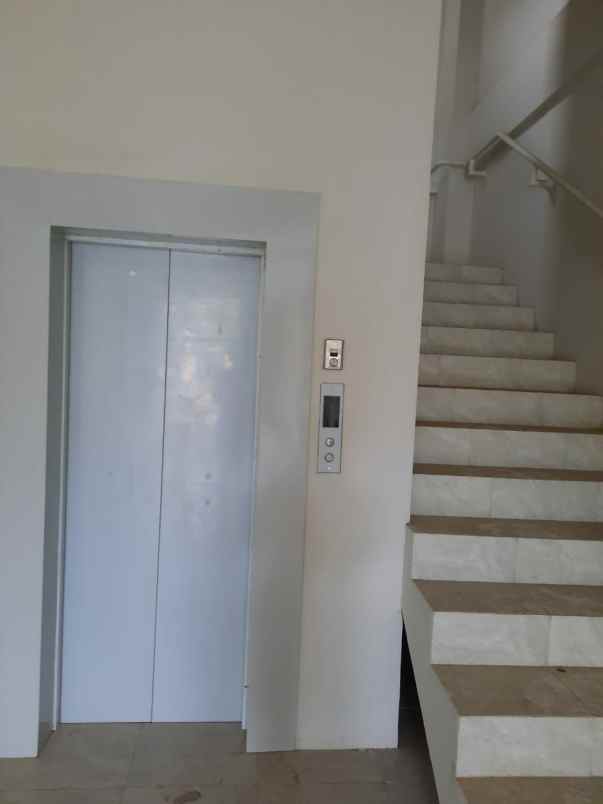 2 ruko gandeng jl karimunjawa deretan rs siloam