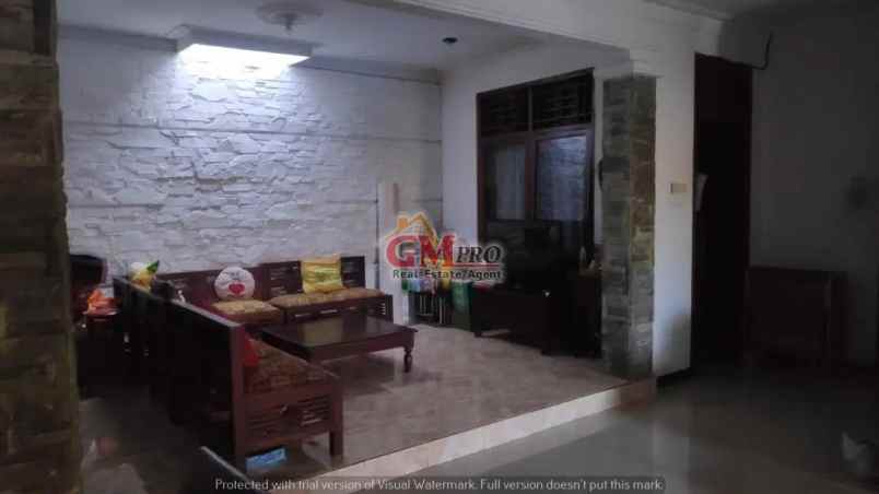 648 rumah terawat di komp logam buah batu bandung